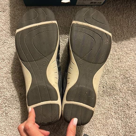 Dansko Honor Suede sneaker - Picture 5 of 5